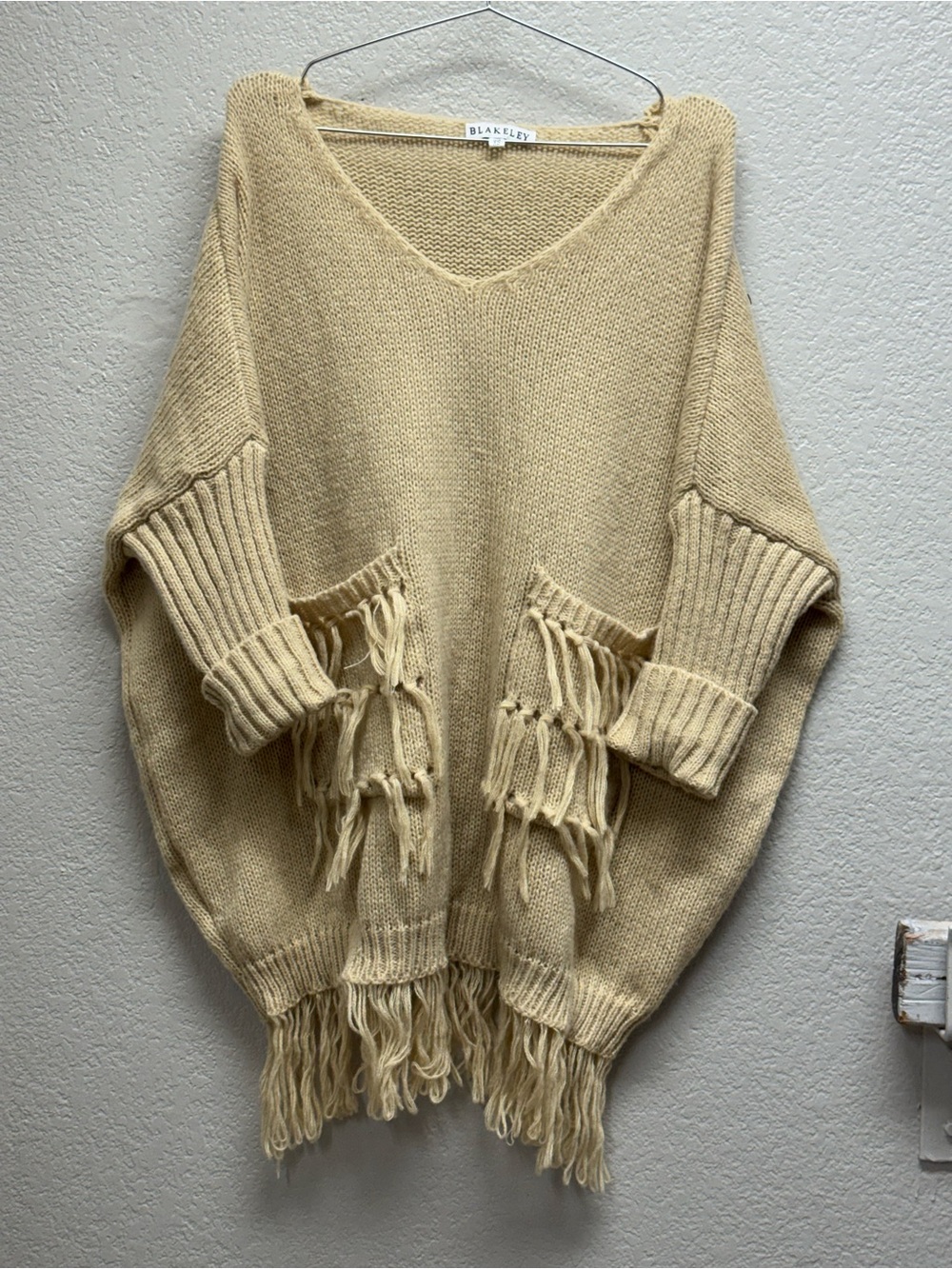 Blakely Cream V-Neck Fringe Knit Sweater size XS-XXL Pit 31 L 39 oversized